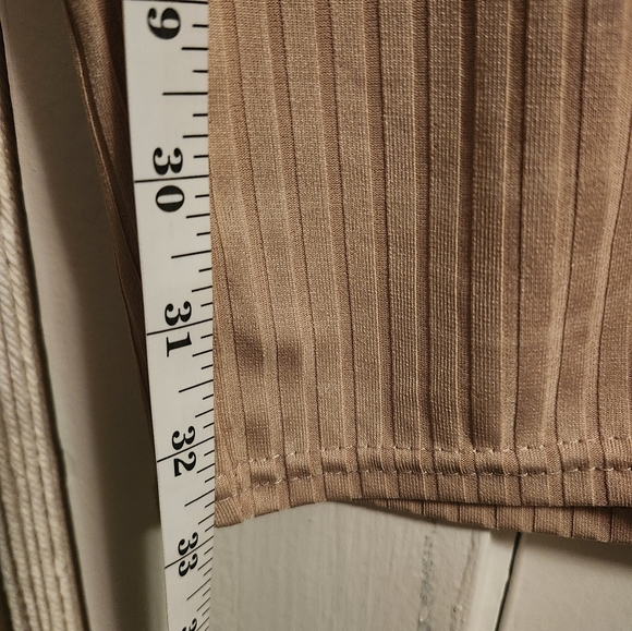 PrettyLittleThing Dress - Picture 9 of 10